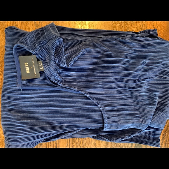 Blue shiny jumpsuit - Picture 4 of 4